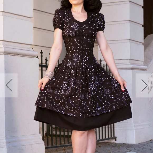 Corset story ASTRO dress - Picture 1 of 4